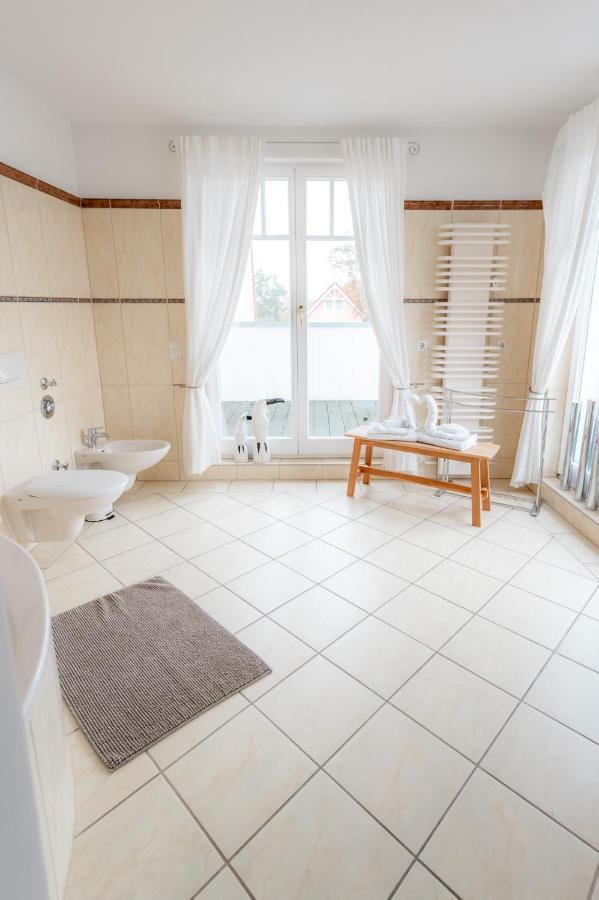 Villa Duene Mit Grosser Sonnenterrasse, Kamin, Wlan Und Tiefgarage Fuer 2-4 Personen Ostseebad Kühlungsborn Extérieur photo