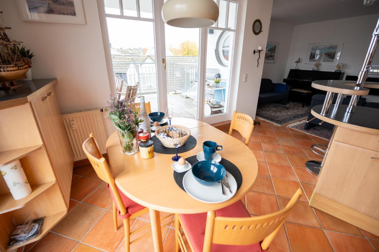 Villa Duene Mit Grosser Sonnenterrasse, Kamin, Wlan Und Tiefgarage Fuer 2-4 Personen Ostseebad Kühlungsborn Extérieur photo