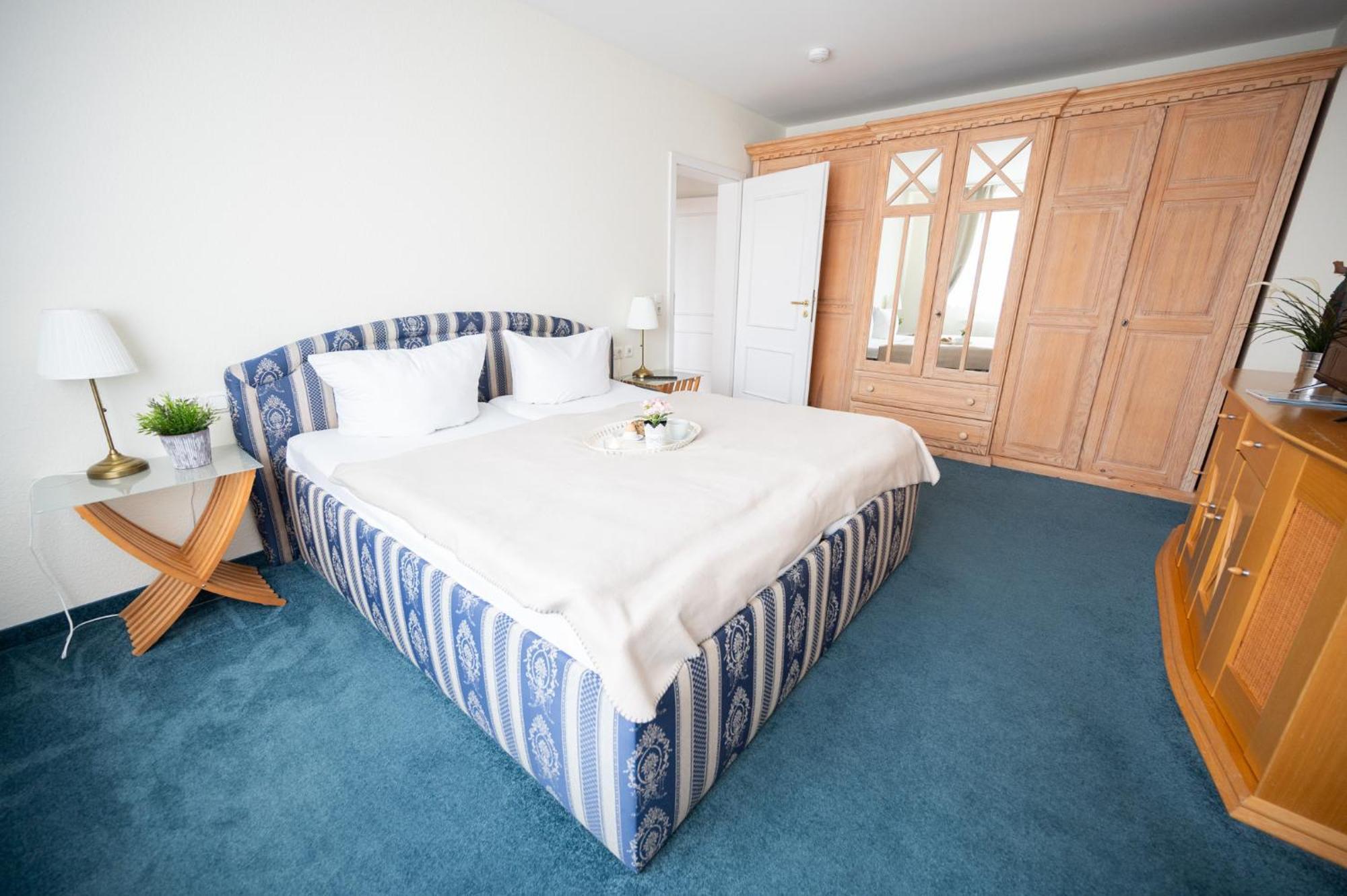 Villa Duene Mit Grosser Sonnenterrasse, Kamin, Wlan Und Tiefgarage Fuer 2-4 Personen Ostseebad Kühlungsborn Extérieur photo